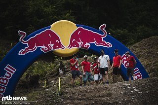 Drücken wir mal der Daumen, dass der Red Bull-Bogen Flügel verleiht.