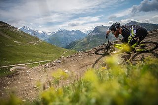 Ein letzter Blick ins Tal - in Kürze veröffentlichen wir auch den Kurzfahrbericht zum neuen Meta AM V4 Ein letzter Blick ins Tal - in Kürze veröffentlichen wir auch den Kurzfahrbericht zum neuen Meta AM V4