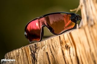 Teuer, aber mit einer Top-Leistung: Die Oakley Jawbreaker überzeugt mit guter Passform und toller Sicht.