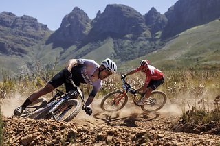 Nino Schurter und Sebastian Fini wurden letztlich ihrer Favoritenrolle auf dem kurzen Prolog gerecht.