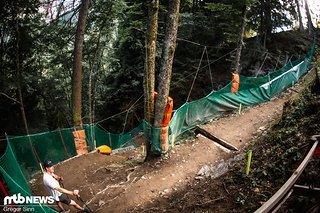 Wie extrem die Strecke in Champéry ist, lässt sich allein schon an der schieren Menge an Fangnetzen erahnen