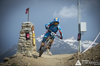 Nico Lau gewinnt den heutigen Prolog auf der Teäre Line überlegen.
