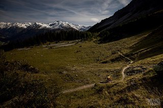 Superschnelle Singletrails - flaches Profil, viel treten! Superschnelle Singletrails - flaches Profil, viel treten!