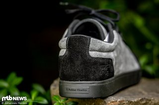 Der Schuh ist insgesamt eher auf der weicheren Seite, was für den angedachten Einsatzbereich sowie für viel Gefühl auf dem Pedal genau richtig ist.