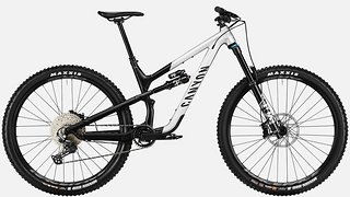 Das Canyon Spectral AL wechselt ab 2.099 € den Besitzer. Das Canyon Spectral AL wechselt ab 2.099 € den Besitzer.