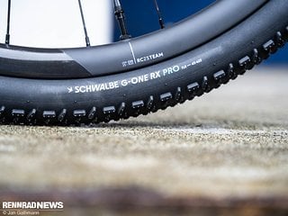 Und auch Schwalbe, die zweite: Mit dem G-One RX Pro haben die Reifen-Spezialisten kurz vor dem Fest noch ein weiteres Highlight für Gravel-Enthusiasten rausgehauen.