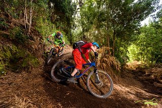 Philipp Foltz und Berny Stoll auf der Abfahrt nach Tablado La Palma Philipp Foltz und Berny Stoll auf der Abfahrt nach Tablado La Palma