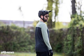 Weiter und Mountainbike-spezifischer Schnitt Weiter und Mountainbike-spezifischer Schnitt