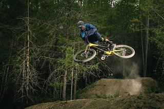 Thomas Vanderham freut sich über das neue Bike. Thomas Vanderham freut sich über das neue Bike.