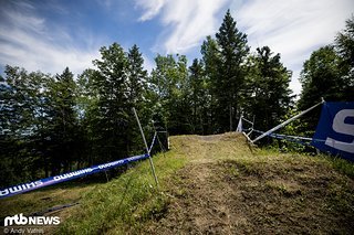 … führt in einen der komischsten Sprünge im World Cup.