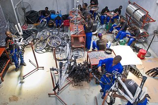 In der WBR Fabrik in Lusaka werden die Bikes vor Ort montiert und gewartet