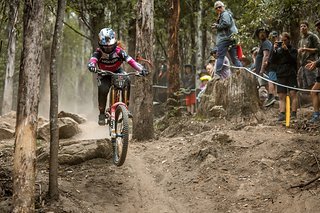 Gracey Hemstreet ist spätestens nach diesem Rennen DIE Hardline und Big-Air-Spezialistin im Frauen-Feld.