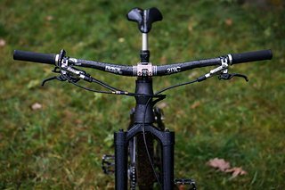 760mm Lenker und cleane Kabelführung