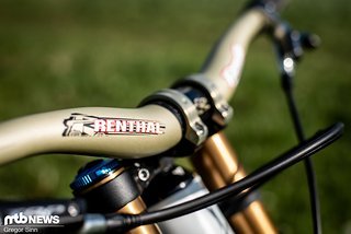 Das Cockpit wird von Renthal gestellt Das Cockpit wird von Renthal gestellt