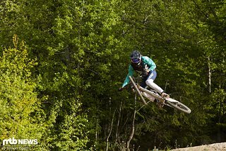 Bikepark mag das P-Train extrem gerne. Sprünge, Highspeed, garstige Pisten Bikepark mag das P-Train extrem gerne. Sprünge, Highspeed, garstige Pisten