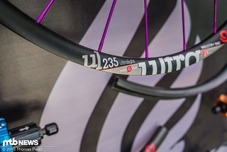 Das Gewicht: 29" 380g - 27,5" 345g Das Gewicht: 29" 380g - 27,5" 345g