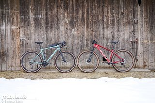 Gravelbike und XC-Hardtail treffen aufeinander