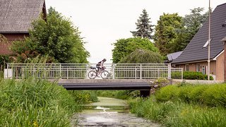 Wir kommen Hamburg immer nächer. Nächster Stopp: Niels-Peter Jensen Wir kommen Hamburg immer nächer. Nächster Stopp: Niels-Peter Jensen