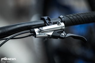 Bei der Enduro-WM in Canazei konnten wir einen neuen Shimano Bremsen-Prototyp fotografieren