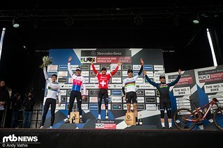 Glückwunsch an Alan Hatherly, Ondrej Cink, Mathias Flückiger, Jordan Sarrou und Nino Schurter (von links)