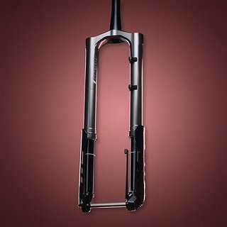 Die Intend OnePiece ist eine exklusive Upside-Down-Federgabel, die auf ein aus dem Vollen gefrästes Casting setzt.