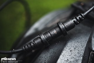 Die Steckverbindung fällt äußerst robust aus und lässt sich ausgesprochen gut bedienen. Die Steckverbindung fällt äußerst robust aus und lässt sich ausgesprochen gut bedienen.