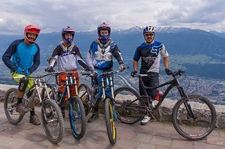 Titelverteidiger Benni Purner mit Marcelo und zwei Junioren auf der Nordkette.