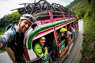 Trittbrettfahrer. Rafael Guttierez, Bruder des bekannten Marcellos und freundlicher Guide auf seinen Hometrails Trittbrettfahrer. Rafael Guttierez, Bruder des bekannten Marcellos und freundlicher Guide auf seinen Hometrails