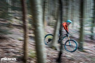 Dank aktivem Hinterbau macht das Cannondale Jekyll im Hustle-Modus mit 130 mm Federweg eine gute Figur Dank aktivem Hinterbau macht das Cannondale Jekyll im Hustle-Modus mit 130 mm Federweg eine gute Figur