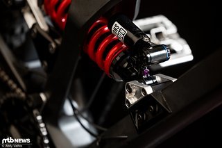 Eines der schönsten Räder im Downhill World Cup ist das Bike von We Are One