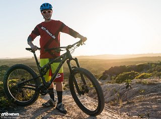 Unser erster Eindruck: Als Konzept für Radreisende definitiv spannend, als Mountainbike ideal für Fans von kurzen, verspielten Geometrien die Sand oder Schnee vor der Haustüre haben