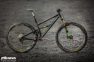 Um dem Einsatzbereich gerecht zu werden, wurde der Laufradsatz auf einem Trailbike montiert Um dem Einsatzbereich gerecht zu werden, wurde der Laufradsatz auf einem Trailbike montiert