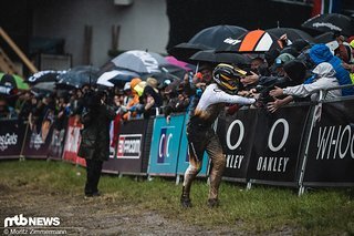 Da kann man sich von den französischen Fans schonmal abfeiern lassen