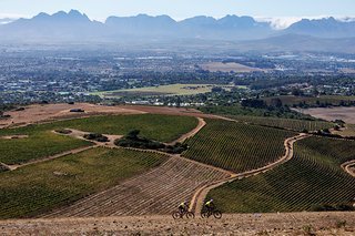 Das wars von Tag zwei. Morgen geht es in einem Point-to-Point-Zeitfahren vom Meernedal Wine Estate über 63 Kilometer nach Paarl. Spannung ist garantiert! Das wars von Tag zwei. Morgen geht es in einem Point-to-Point-Zeitfahren vom Meernedal Wine Estate über 63 Kilometer nach Paarl. Spannung ist garantiert!