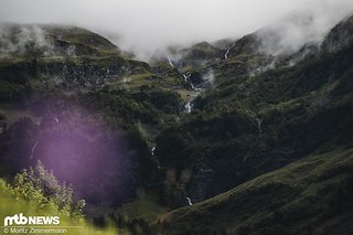 Ergiebiger Regen in den letzten Tagen hat dafür gesorgt, dass die Berge rund um Champéry recht saftig sind