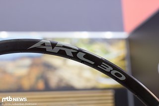 Die ARC Felge wird einzeln erhältlich sein – mit verschiedenen Decals