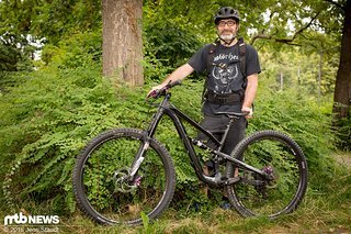 Loro fährt durchschnittlich knapp 200 km Mountainbike pro Woche und ist Stravas König auf vielen Trails in der Umgebung. Loro fährt durchschnittlich knapp 200 km Mountainbike pro Woche und ist Stravas König auf vielen Trails in der Umgebung.