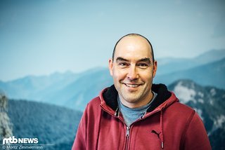Roelof ließ es sich nicht nehmen, persönlich bei uns im Office vorbeizuschauen. Der 48-jährige Niederländer fuhr bislang ein XC-Bike – das Stereo 150 ist eine ganze Ecke fetter! Roelof ließ es sich nicht nehmen, persönlich bei uns im Office vorbeizuschauen. Der 48-jährige Niederländer fuhr bislang ein XC-Bike – das Stereo 150 ist eine ganze Ecke fetter!