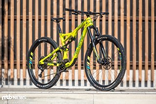 Das Whyte S-150C Works kommt mit einem Carbon-Hauptrahmen, rollt auf 29" großen Laufrädern und bietet 150 mm Federweg an Front und Heck Das Whyte S-150C Works kommt mit einem Carbon-Hauptrahmen, rollt auf 29" großen Laufrädern und bietet 150 mm Federweg an Front und Heck