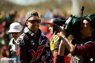 Aaron Gwin gewinnt den Saisonauftakt beim Downhill-Weltcup in Lourdes Aaron Gwin gewinnt den Saisonauftakt beim Downhill-Weltcup in Lourdes