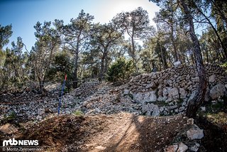 Dieser hohe Drop ist Claudio in Kroatien zum Verhängnis geworden. Dieser hohe Drop ist Claudio in Kroatien zum Verhängnis geworden.