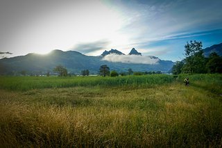 Den Tag mit einem Trail beginnend starten wir voller Zuversicht auf die nächste Etappe Den Tag mit einem Trail beginnend starten wir voller Zuversicht auf die nächste Etappe