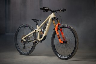 Das neue Racebike des Teams wird das Simplon Rapcon. Das neue Racebike des Teams wird das Simplon Rapcon.