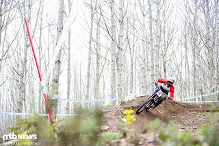 Troy Brosnan merkte erst spät in seinem Rennlauf, dass er auf der trockenen Strecke mehr attackieren kann Troy Brosnan merkte erst spät in seinem Rennlauf, dass er auf der trockenen Strecke mehr attackieren kann