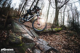 Selten haben wir uns so schnell so wohl auf einem DH-Bike gefühlt