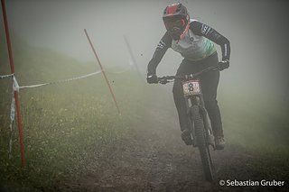 Hier fährt Timo Pries durch eine dicke Nebelsuppe. Hier fährt Timo Pries durch eine dicke Nebelsuppe.