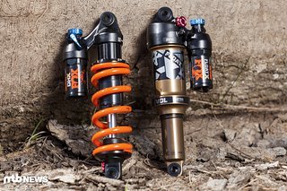 Als DPX2-Nachfolger werden Fox Float X und Fox DHX wiederbelebt, Float steht für die Luftfeder, DHX für das Stahlfeder-Modell Als DPX2-Nachfolger werden Fox Float X und Fox DHX wiederbelebt, Float steht für die Luftfeder, DHX für das Stahlfeder-Modell