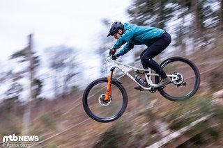 Das Commencal Tempo lädt einfach zum Heizen ein. Das Commencal Tempo lädt einfach zum Heizen ein.
