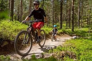 Am Griff kann dann das Kind einfach gezogen werden