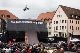 Brett Rheeder stürzte leider in seinem letzten Trainingslauf und war gezwungen vom Streckenrand zuzuschauen